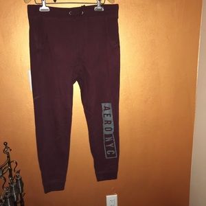 Men’s Aero burgundy sweats, EUC, Medium